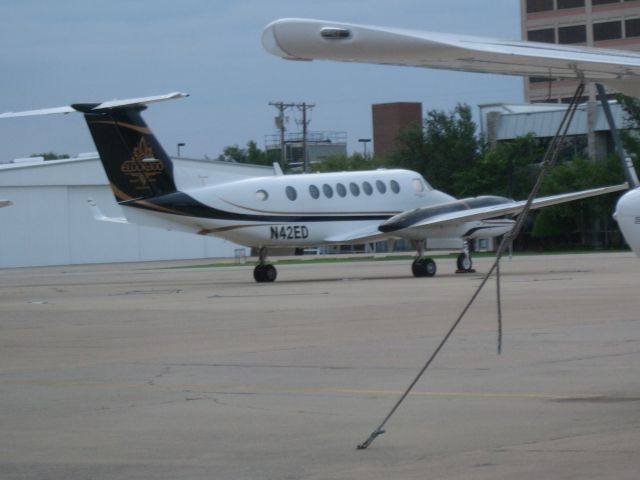 Beechcraft Super King Air 300 (N42ED)