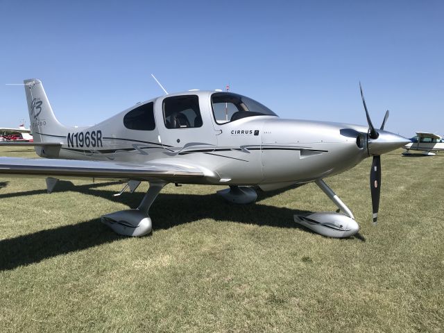 Cirrus SR-22 (N196SR)