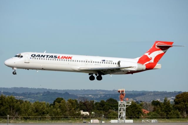 Boeing 717-200 (VH-NXH) - On short finals for runway 05. Wednesday, 21st May 2014.