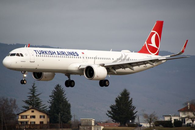 Airbus A321neo (TC-LSP)