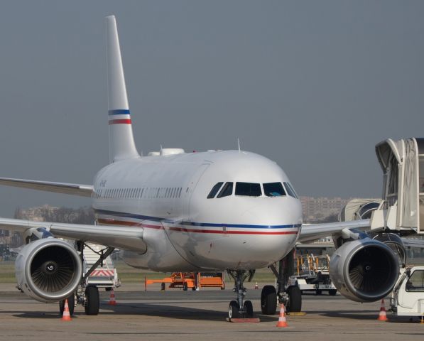 Airbus A319 (P4-VNL)