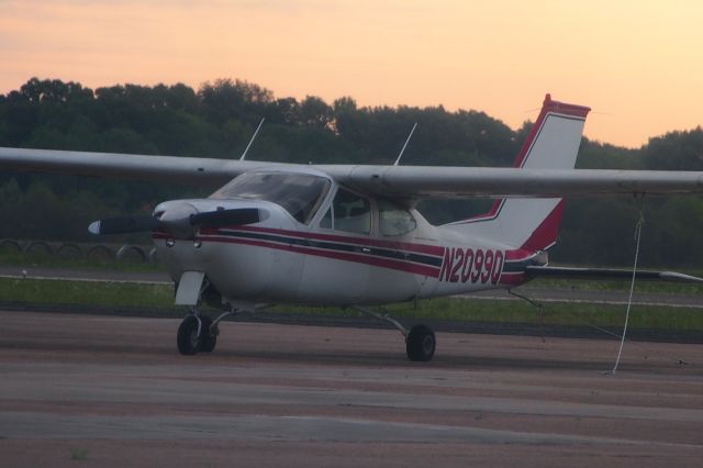 Cessna Cardinal (N2099Q)