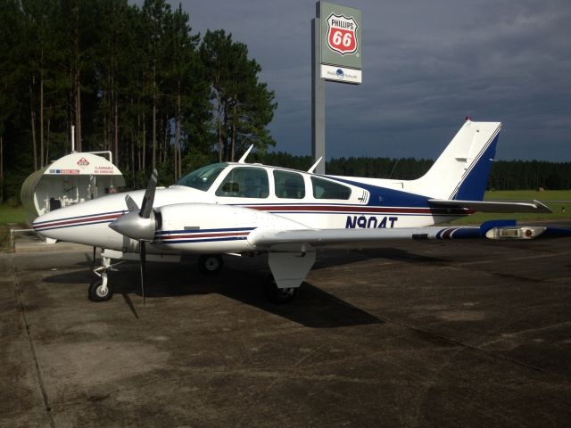 Beechcraft 55 Baron (N904T)