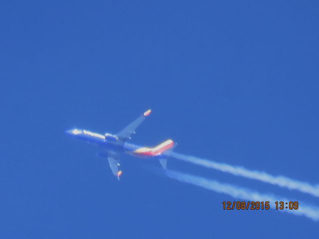 Boeing 737-800 (N8652B)