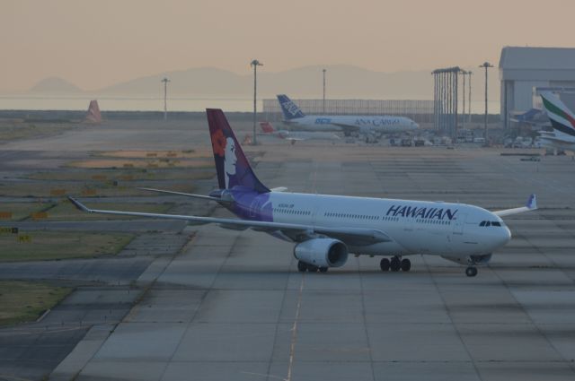 Airbus A330-300 (N383HA)