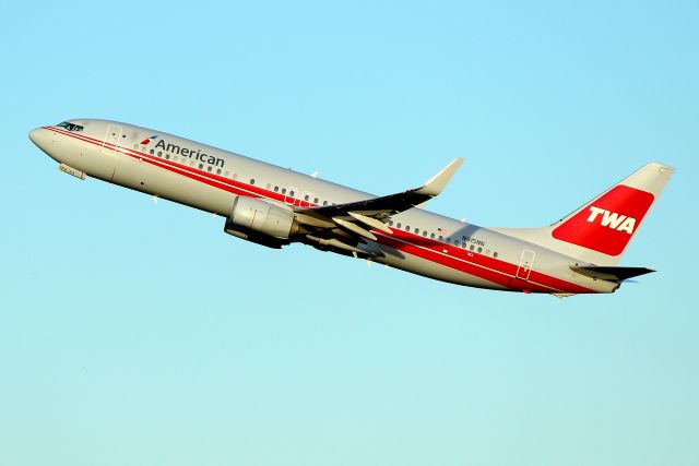 Boeing 737-800 (N915NN) - Americans TWA  Heritage jet departing on 33L to LAX