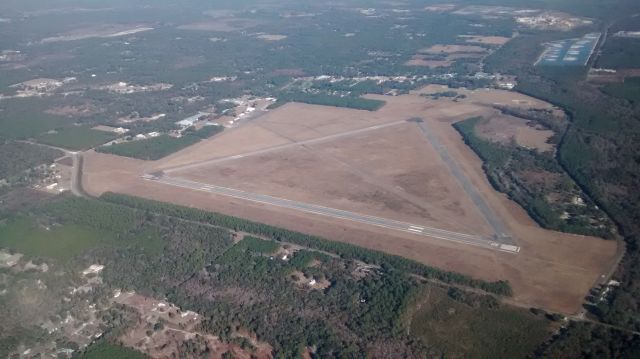 Cessna Skyhawk (N738ZC) - Overflying Perry on the way home.