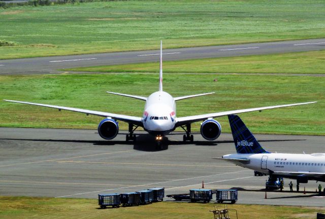 Boeing 777-200 (G-VIIV)