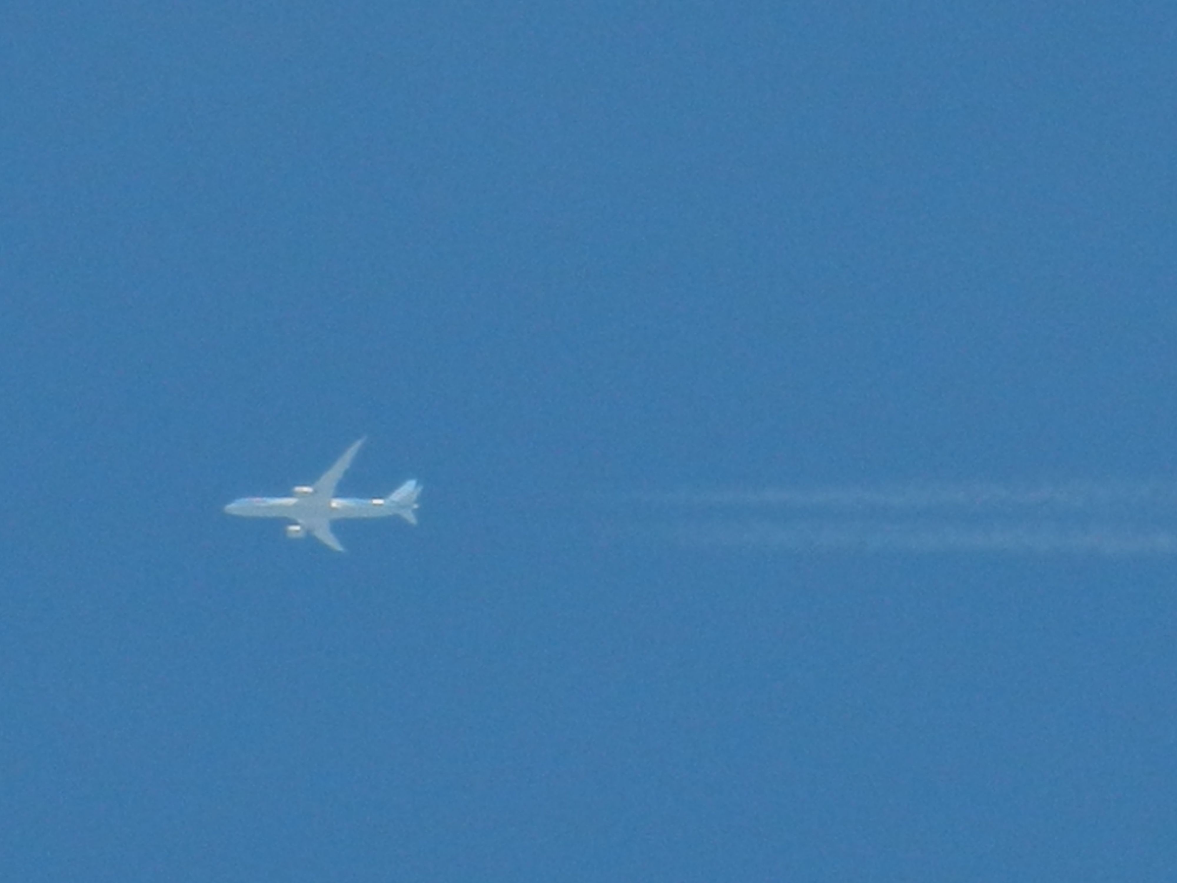 Boeing 787-9 Dreamliner (G-TUIM) - G-TUIM, A Boeing B787-9 Of Thomson, Flies By My House En Route To Mexico Operating As TOM 194, The Flight Had Originated In Manchester, United Kingdom,