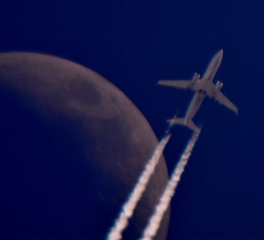 Boeing 737-800 (N14240) - United 745 New York to Denver over Cleveland 36,000 ft. 04.20.18.