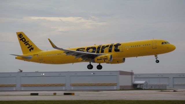 Airbus A321 (N683NK) - Landing at Fort Lauderdale Hollywood Airport on the 9th of June, 2018. The A/W date for this airplane is the 15th of February, 2018. 