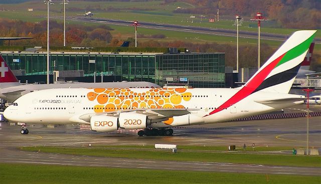 Airbus A380-800 (A6-EOU)