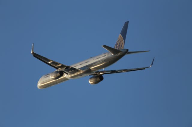 BOEING 757-300 (N75854)