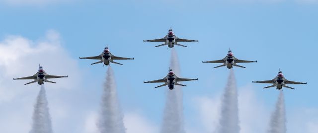 Lockheed F-16 Fighting Falcon — - Thunderbirds at 2019 Daytona 500
