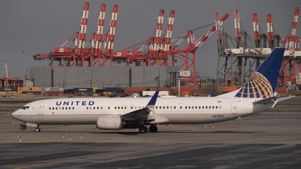 Boeing 737-900 (N62884)