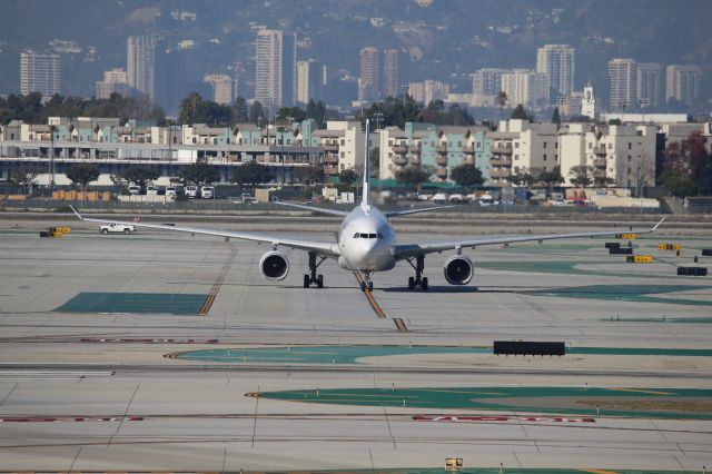 Airbus A330-200 (B-5961)