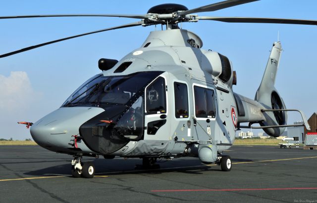 AIRBUS HELICOPTERS H-160 (F-HTNS) - FUEL STOP