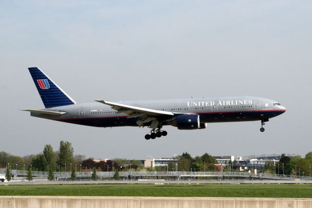 Boeing 777-200 (N798UA) - Arriving on 24-Apr-09 operating flight UAL924 from KIAD.