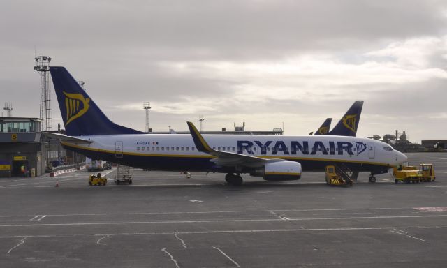 Boeing 737-700 (EI-DAS) - Ryanair Boeing 737-8AS(WL) EI-DAS in Glasgow Prestwick Airport