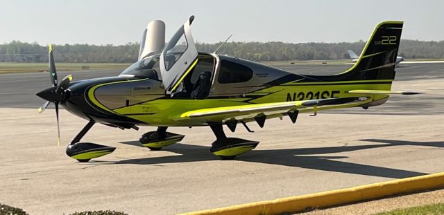 Cirrus SR-22 (N321SE)