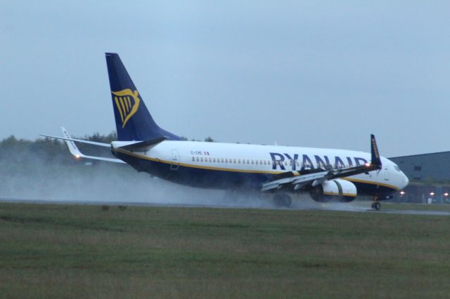 Boeing 737-800 (EI-EME) - A Ryanair B737-800 slowing down after landing on runway 22 at London Stansted Airport.br /br /Location: London Stansted Airport.br /Date: 12.10.22 (dd/mm/yy).