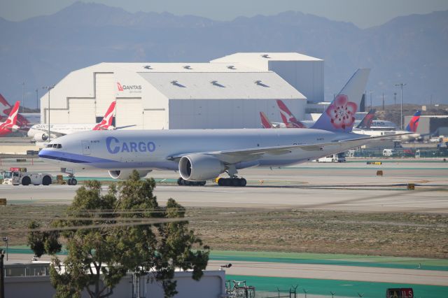 BOEING 777-200LR (B-18771)
