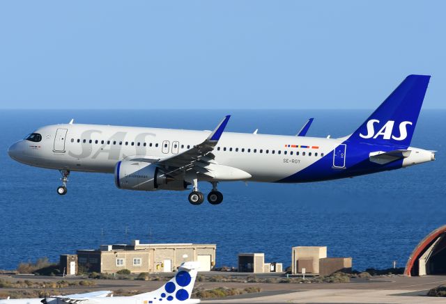 Airbus A320neo (SE-ROY)