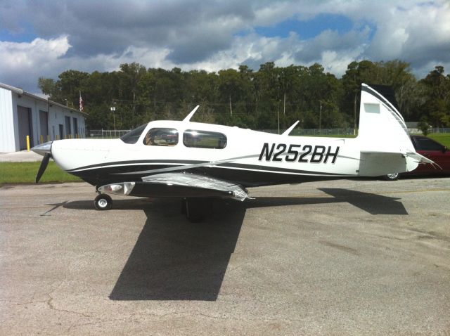 Mooney M-20 Turbo (N252BH)