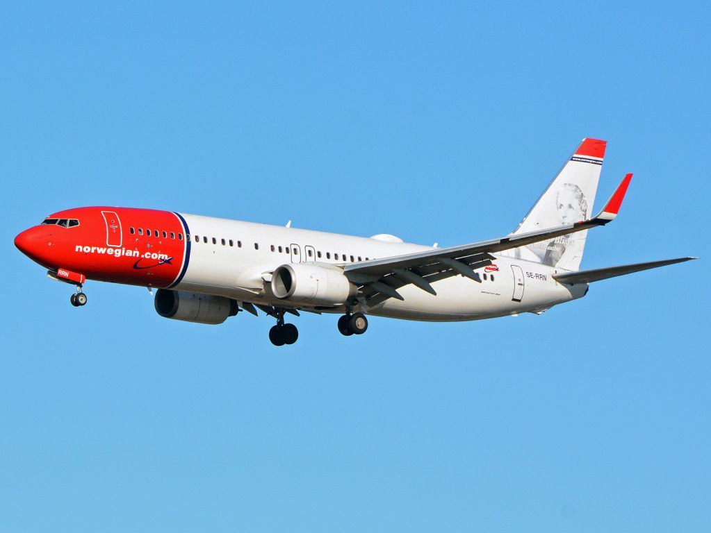 Boeing 737-800 (SE-RRN)