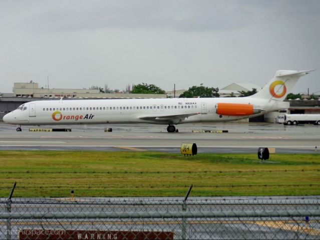 McDonnell Douglas MD-80 (N926AV)