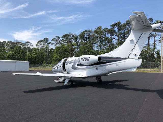 Embraer Phenom 100 (N200)