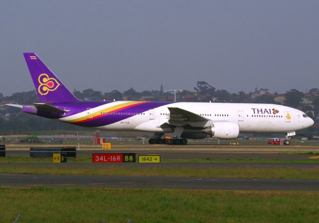 Boeing 777-200 (HS-TJA)