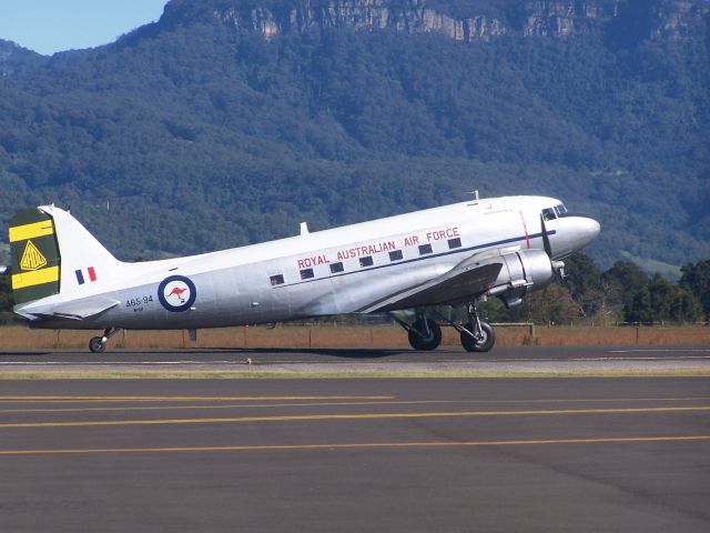 Douglas DC-3 (VH-EAF)