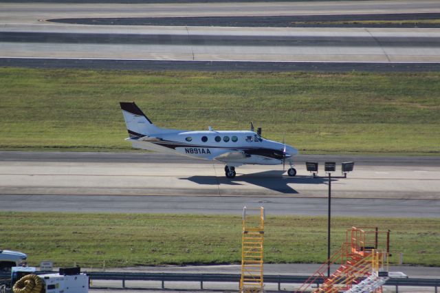 Beechcraft King Air 90 (N891AA)