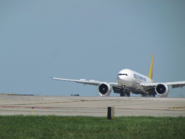 Boeing 777-200 (N777SA)