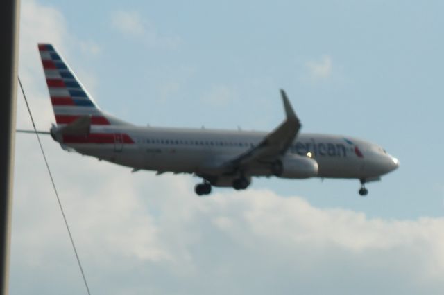 Boeing 737-800 (N950NN) - Landing Runway: 28C. IFR. Squawk 1325. Operating as "American" AAL54/AA54 on 9/04/2018.