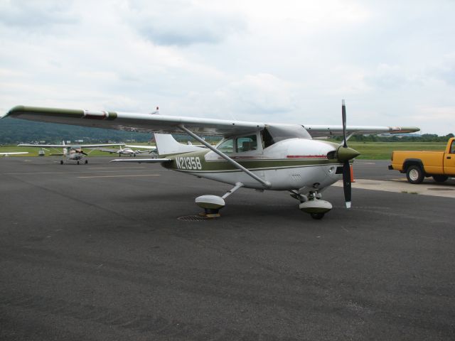 Cessna Skylane (N21358) - Cessna 182 at Queen City