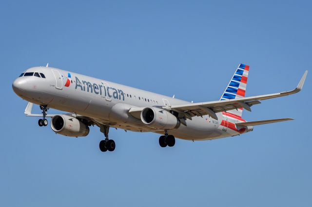 N113AN — - Arrival KLAX photographed from Proud Bird patio.