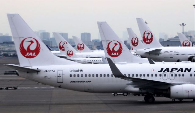 Boeing 737-700 (JA327J) - Tokyo  7-16-2020