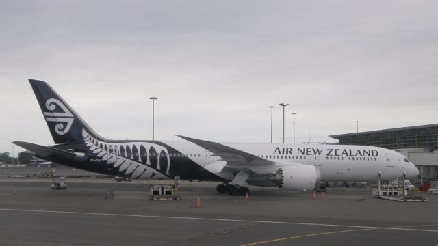 Boeing 787-9 Dreamliner (ZK-NZK)