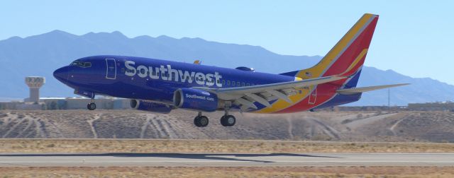 Boeing 737-700 (N566WN)