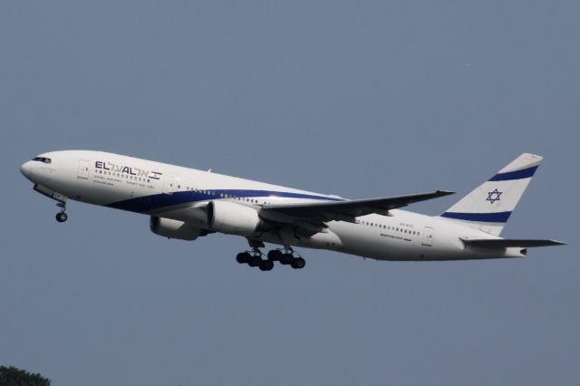 Boeing 777-200 (4X-ECF)