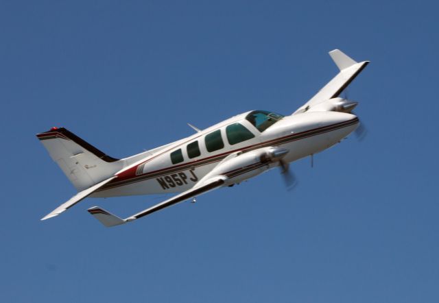 Beechcraft Baron (58) (N95PJ)