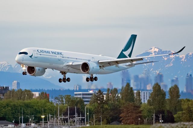 Airbus A350-900 (B-LRG)