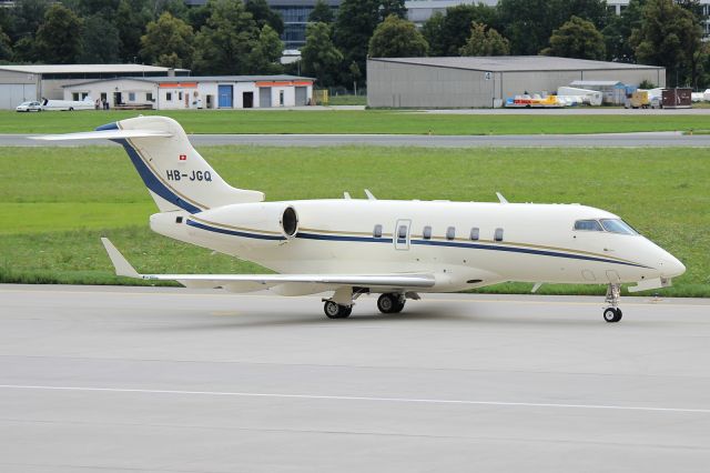 Bombardier Challenger 300 (HB-JGQ)