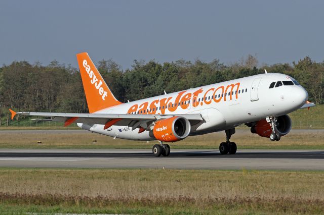 Airbus A320 (G-EZUK)