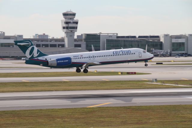 Boeing 717-200 (N989AT)