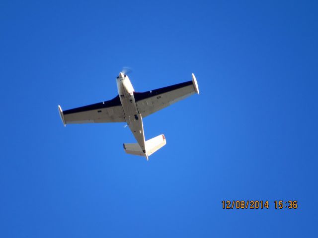 Beechcraft Bonanza (33) —