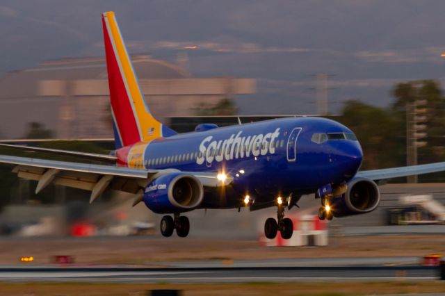 Boeing 737-700 (N475WN)