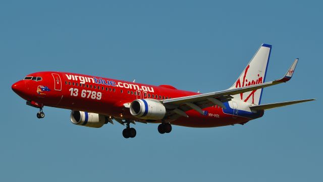 Boeing 737-800 (VH-VOL) - Virgin Blue flight DJ736 from Coolangatta to Melbourne landing RWY 34. 19/10/2011